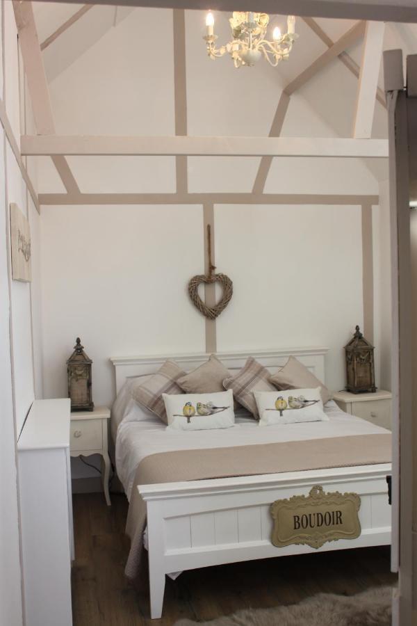 Beautiful Barn Conversion, 3 Bed, Hot Tub, Sauna, Gym, Enclosed Garden Ryde  Dış mekan fotoğraf
