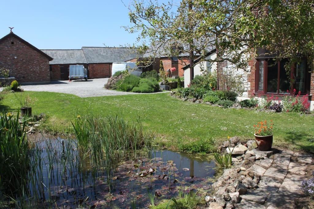 Beautiful Barn Conversion, 3 Bed, Hot Tub, Sauna, Gym, Enclosed Garden Ryde  Dış mekan fotoğraf
