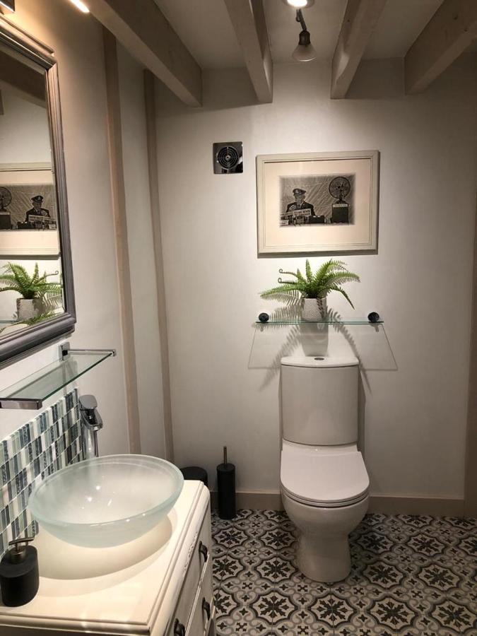 Beautiful Barn Conversion, 3 Bed, Hot Tub, Sauna, Gym, Enclosed Garden Ryde  Dış mekan fotoğraf